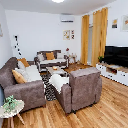 Elegant Escape Podgorica Apartment Exterior photo